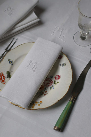 EMBROIDERED FRENCH TABLE LINEN P.L.