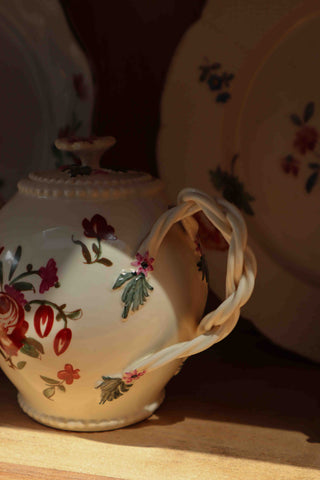 HAND PAINTED LEEDS CREAMWARE TEAPOT