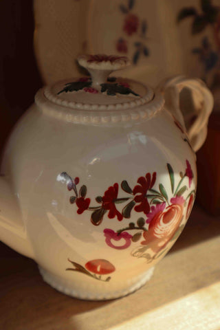 HAND PAINTED LEEDS CREAMWARE TEAPOT