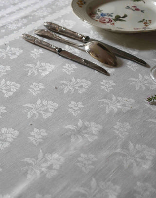 FLORAL DAMASK TABLE LINEN SET T.L.
