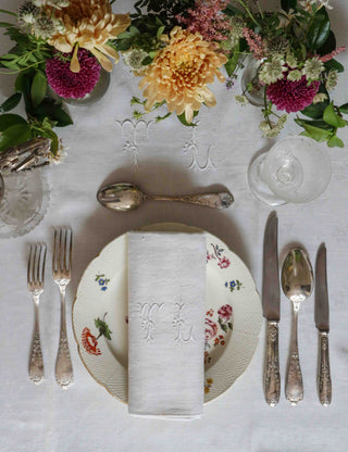 FLORAL DAMASK TABLE LINEN SET T.L.