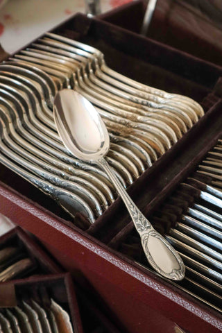 ST MÉDARD CUTLERY SERVICE SET - 124 PIECES
