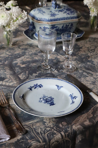 LATE 18TH C. CHINESE PORCELAIN PLATES - SET OF 8