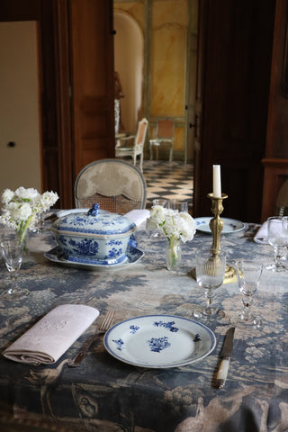 LATE 18TH C. CHINESE PORCELAIN PLATES - SET OF 8