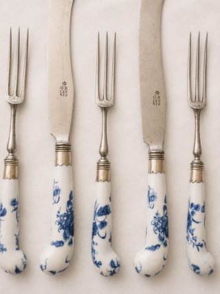 GR marked blades and silver collars, 18th-century Worcester cutlery set. Buy antique collectors items.