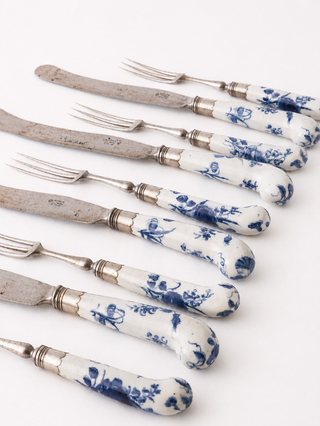 Detail of Worcester blue and white porcelain knife handles, 18th century.