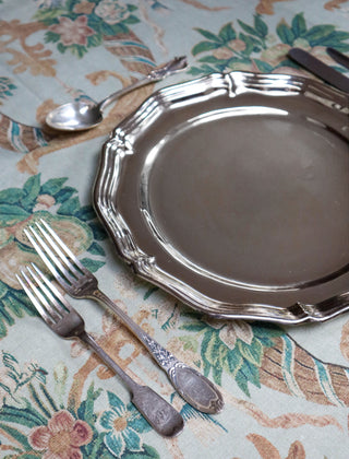 Stainless steel scalloped edge charger plate for weddings and events