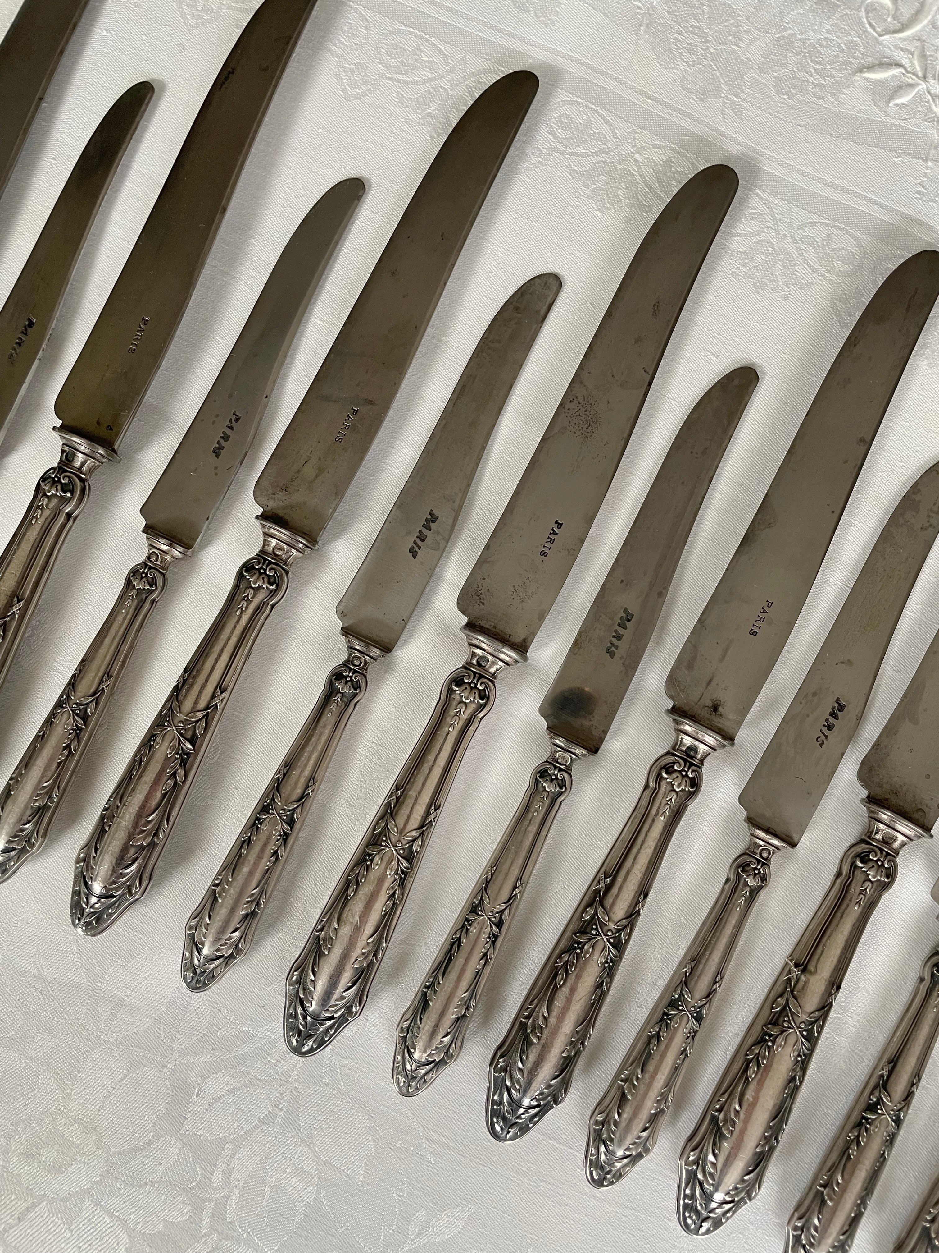 STERLING SILVER MISTLETOE KNIFE & SERVER SET - 30 PIECES – MAISON FÊTE ET  CIE